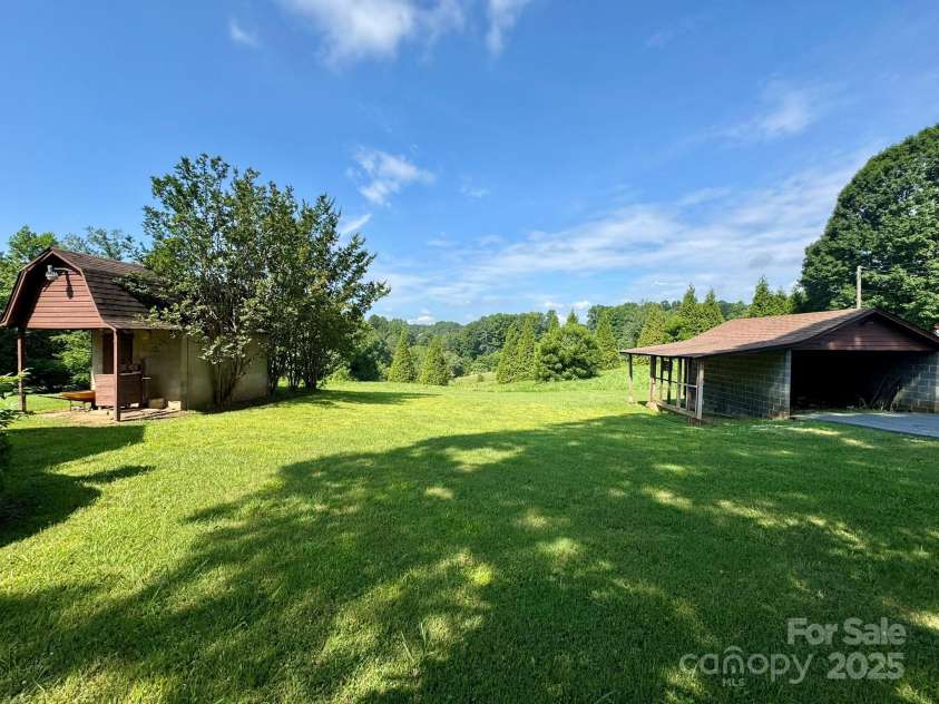 2852 Old Highway 60 Road, Wilkesboro, NC 28697.  MLS# CAR4279426, YatesRealty ID 24693. 
