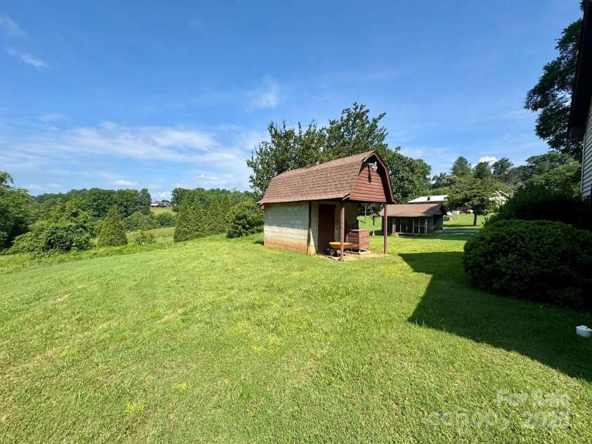 2852 Old Highway 60 Road, Wilkesboro, NC 28697.  MLS# CAR4279426, YatesRealty ID 24693. 