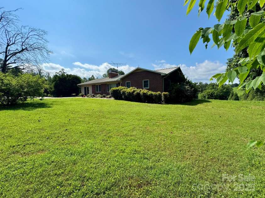 2852 Old Highway 60 Road, Wilkesboro, NC 28697.  MLS# CAR4279426, YatesRealty ID 24693. 