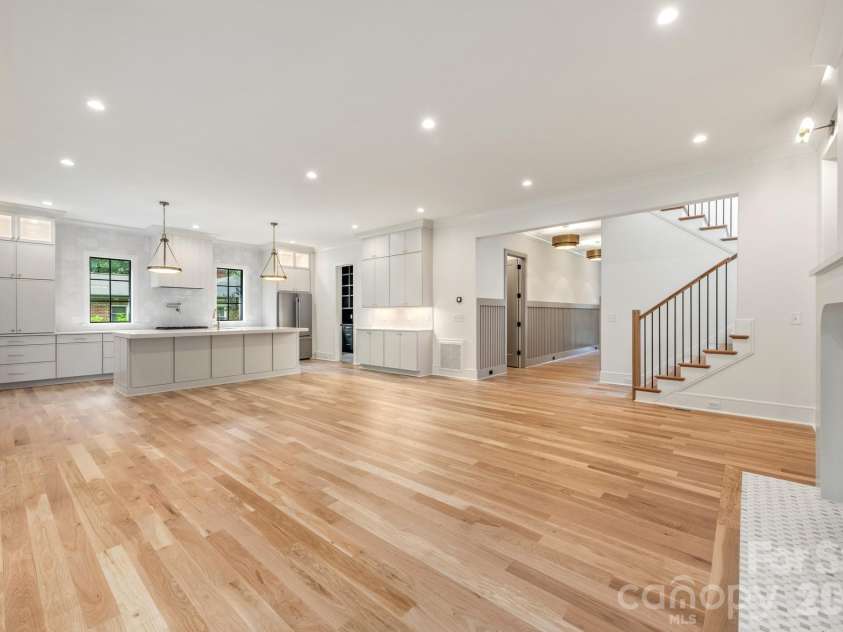 4413 Castleton Road, Charlotte, NC 28211.  MLS# CAR4373800, YatesRealty ID 24693. 