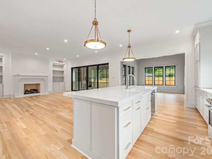 4413 Castleton Road, Charlotte, NC 28211.  MLS# CAR4373800, YatesRealty ID 24693. 