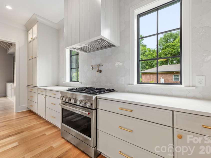 4413 Castleton Road, Charlotte, NC 28211.  MLS# CAR4373800, YatesRealty ID 24693. 