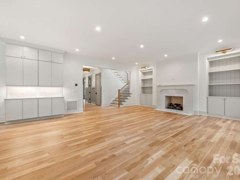 4413 Castleton Road, Charlotte, NC 28211.  MLS# CAR4373800, YatesRealty ID 24693. 
