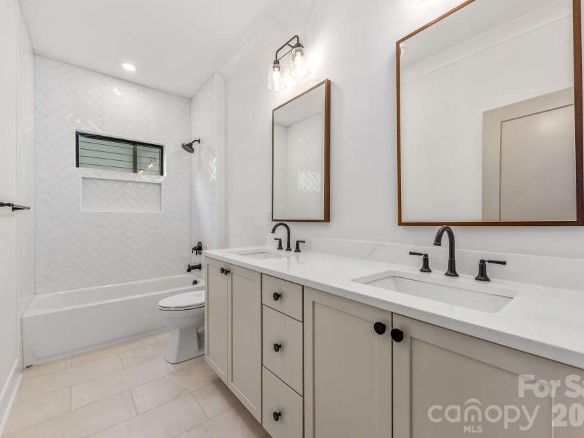 4413 Castleton Road, Charlotte, NC 28211.  MLS# CAR4373800, YatesRealty ID 24693. 