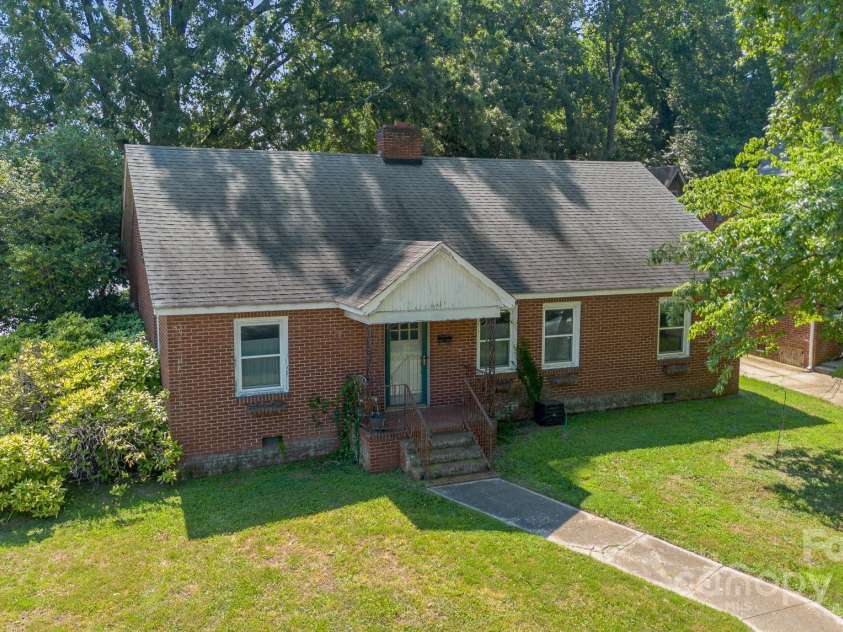 1701 Dilworth Road, Charlotte, NC 28203.  MLS# CAR4275878, YatesRealty ID 24695. 