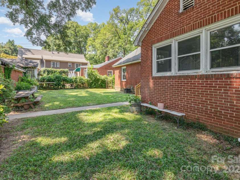 1701 Dilworth Road, Charlotte, NC 28203.  MLS# CAR4275878, YatesRealty ID 24695. Backyard