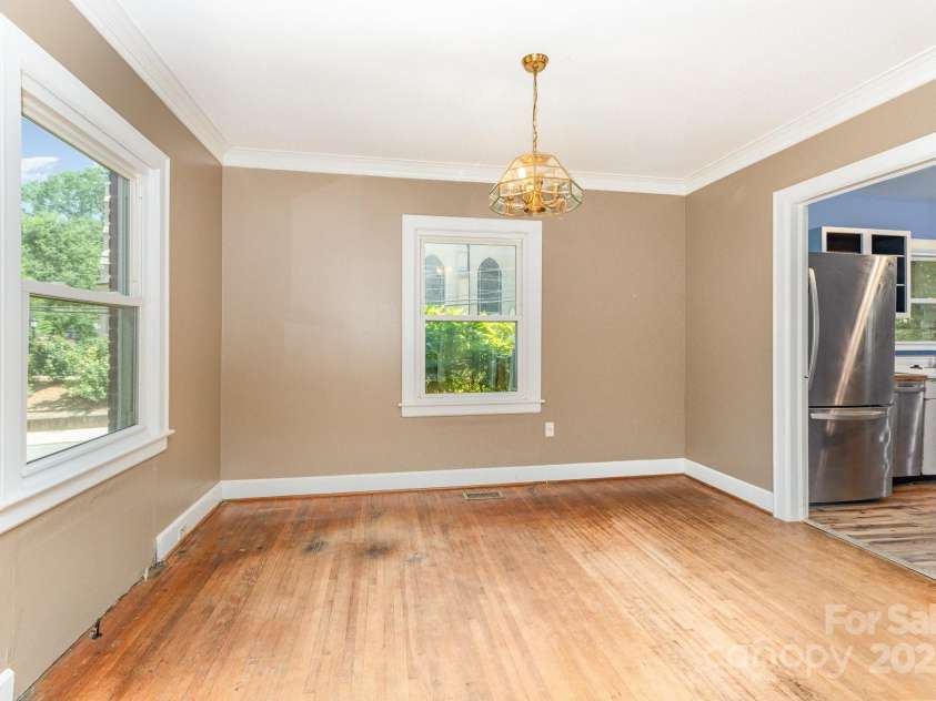 1701 Dilworth Road, Charlotte, NC 28203.  MLS# CAR4275878, YatesRealty ID 24695. Dining Room