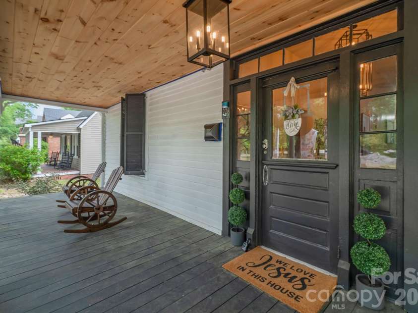226 Huger Street, Cheraw, SC 29520.  MLS# CAR4374164, YatesRealty ID 24695. 