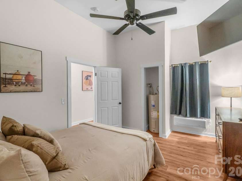 226 Huger Street, Cheraw, SC 29520.  MLS# CAR4374164, YatesRealty ID 24695. 