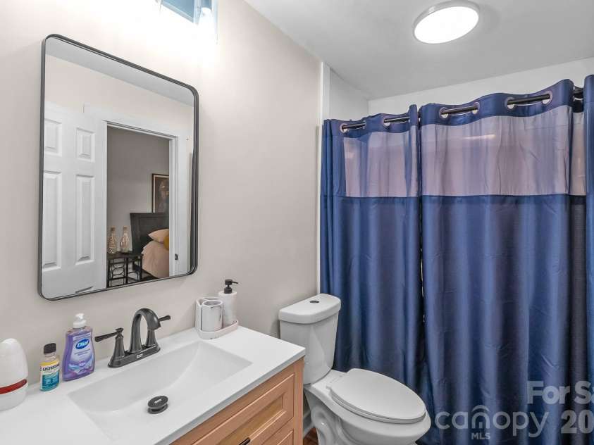 226 Huger Street, Cheraw, SC 29520.  MLS# CAR4374164, YatesRealty ID 24695. 