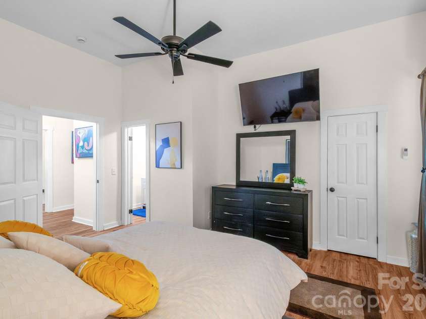 226 Huger Street, Cheraw, SC 29520.  MLS# CAR4374164, YatesRealty ID 24695. 