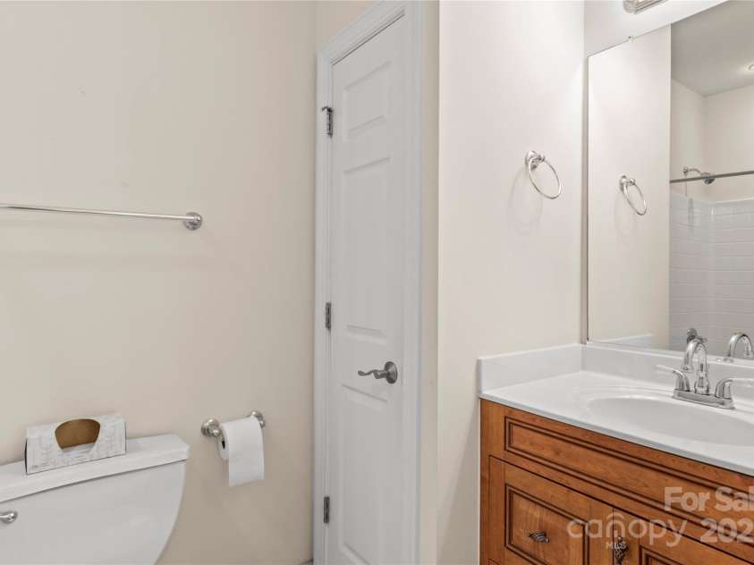 15 Bluff Ridge Court, Greensboro, NC 27455.  MLS# CAR4279471, YatesRealty ID 24696. 