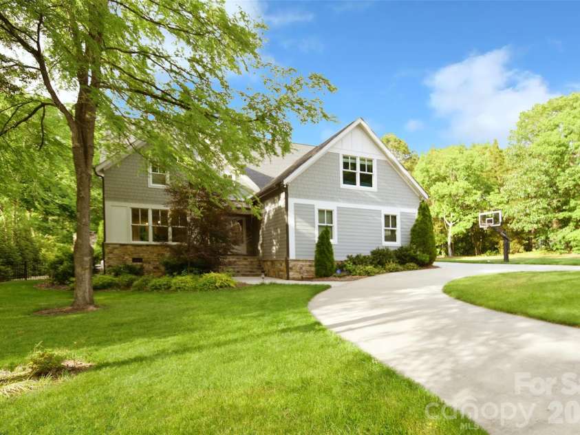18616 Maplecroft Lake Lane, Davidson, NC 28036.  MLS# CAR4381769, YatesRealty ID 24698. 