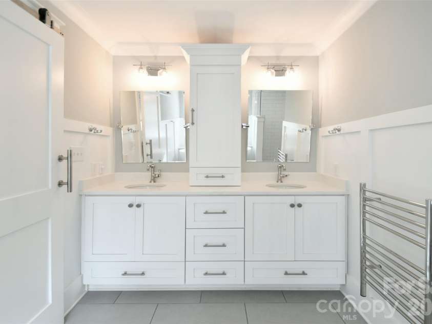 18616 Maplecroft Lake Lane, Davidson, NC 28036.  MLS# CAR4381769, YatesRealty ID 24698. 