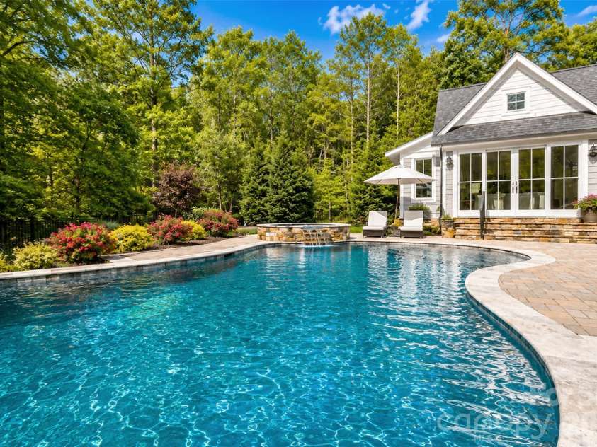 18616 Maplecroft Lake Lane, Davidson, NC 28036.  MLS# CAR4381769, YatesRealty ID 24698. 