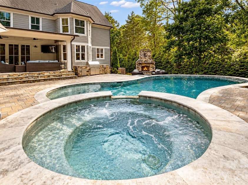 18616 Maplecroft Lake Lane, Davidson, NC 28036.  MLS# CAR4381769, YatesRealty ID 24698. 