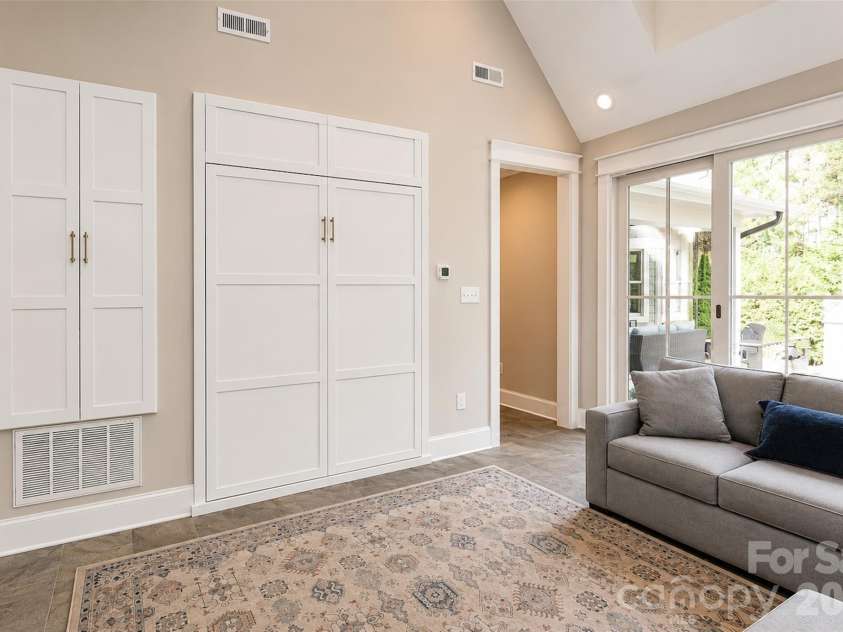 18616 Maplecroft Lake Lane, Davidson, NC 28036.  MLS# CAR4381769, YatesRealty ID 24698. 