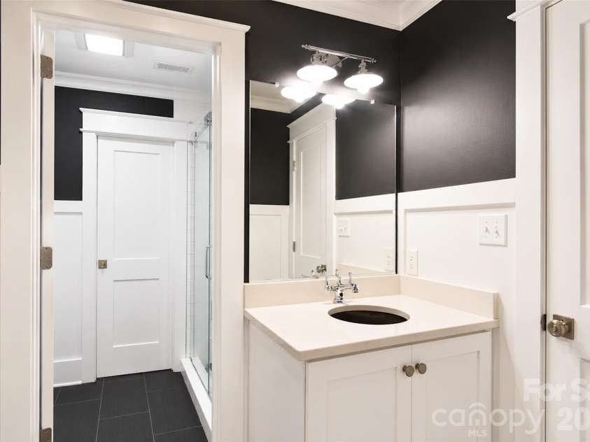 18616 Maplecroft Lake Lane, Davidson, NC 28036.  MLS# CAR4381769, YatesRealty ID 24698. 