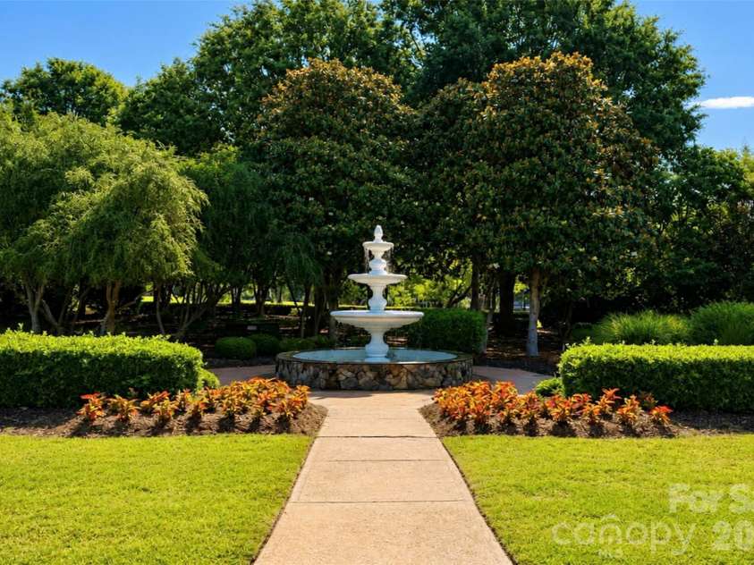 18616 Maplecroft Lake Lane, Davidson, NC 28036.  MLS# CAR4381769, YatesRealty ID 24698. 