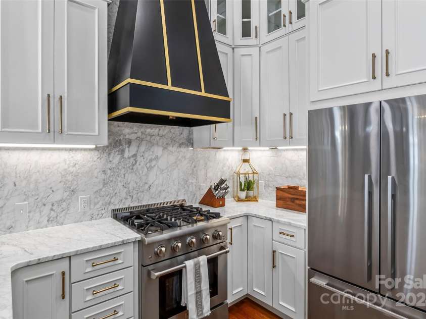 118 Union Street, Morganton, NC 28655.  MLS# CAR4193583, YatesRealty ID 247. 