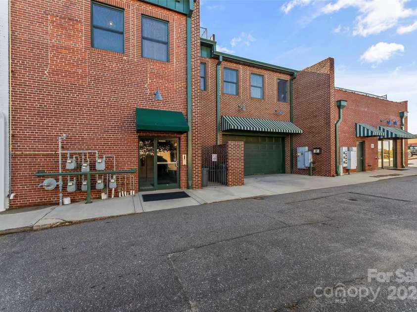 118 Union Street, Morganton, NC 28655.  MLS# CAR4193583, YatesRealty ID 247. 