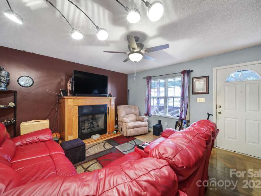 609 Ben Rich Street, Dallas, NC 28034.  MLS# CAR4233720, YatesRealty ID 2470. 