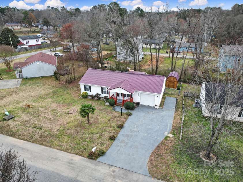 609 Ben Rich Street, Dallas, NC 28034.  MLS# CAR4233720, YatesRealty ID 2470. 