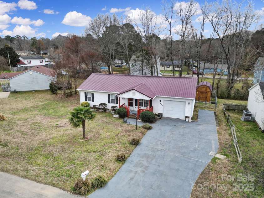 609 Ben Rich Street, Dallas, NC 28034.  MLS# CAR4233720, YatesRealty ID 2470. 
