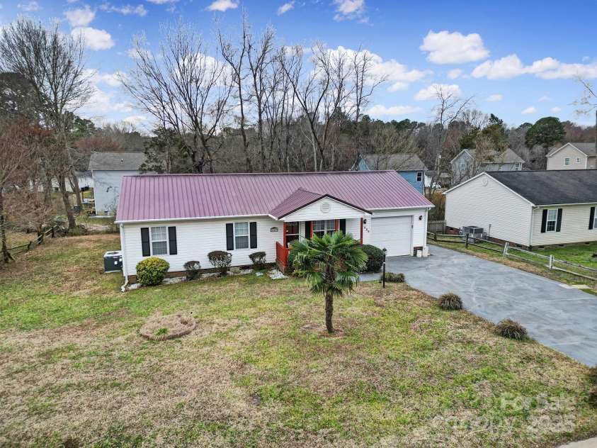 609 Ben Rich Street, Dallas, NC 28034.  MLS# CAR4233720, YatesRealty ID 2470. 