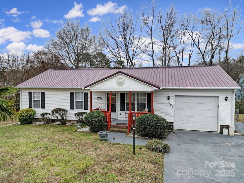 609 Ben Rich Street, Dallas, NC 28034.  MLS# CAR4233720, YatesRealty ID 2470. 