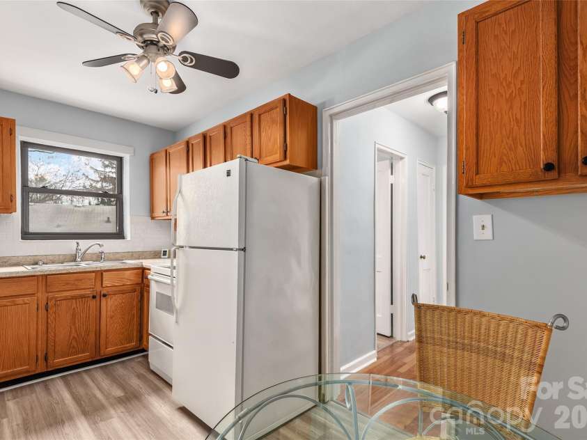 615 Biltmore Avenue, Asheville, NC 28803.  MLS# CAR4337202, YatesRealty ID 2470. 