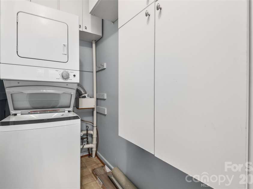 615 Biltmore Avenue, Asheville, NC 28803.  MLS# CAR4337202, YatesRealty ID 2470. 