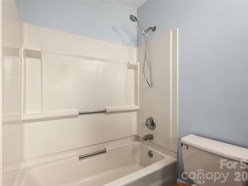 615 Biltmore Avenue, Asheville, NC 28803.  MLS# CAR4337202, YatesRealty ID 2470. 