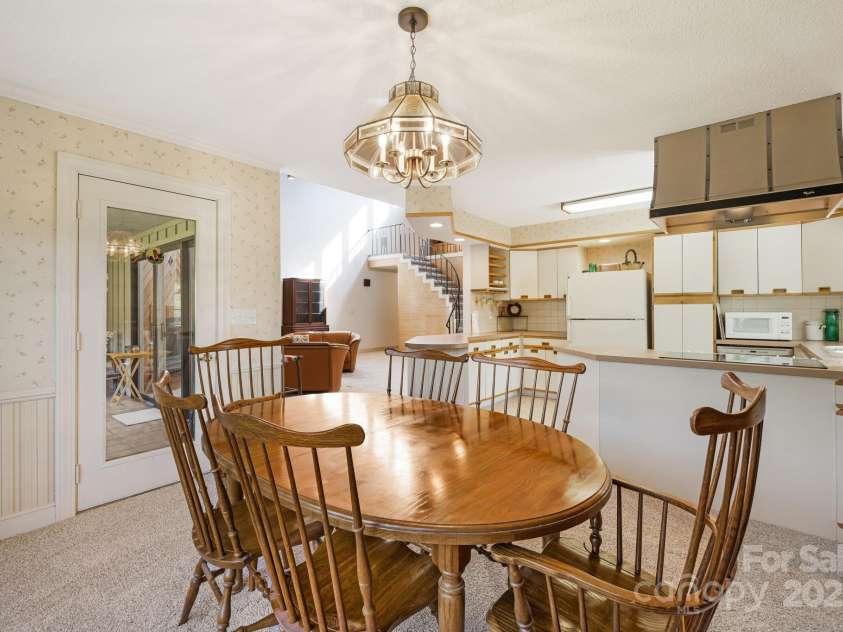25 Westridge Court, Hendersonville, NC 28791.  MLS# CAR4279623, YatesRealty ID 24700. Dining Room
