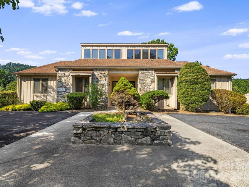 25 Westridge Court, Hendersonville, NC 28791.  MLS# CAR4279623, YatesRealty ID 24700. Front