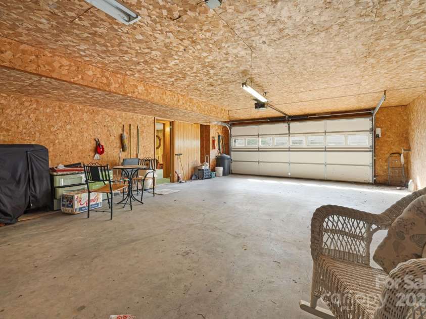 25 Westridge Court, Hendersonville, NC 28791.  MLS# CAR4279623, YatesRealty ID 24700. Garage