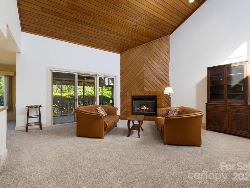 25 Westridge Court, Hendersonville, NC 28791.  MLS# CAR4279623, YatesRealty ID 24700. Living Room