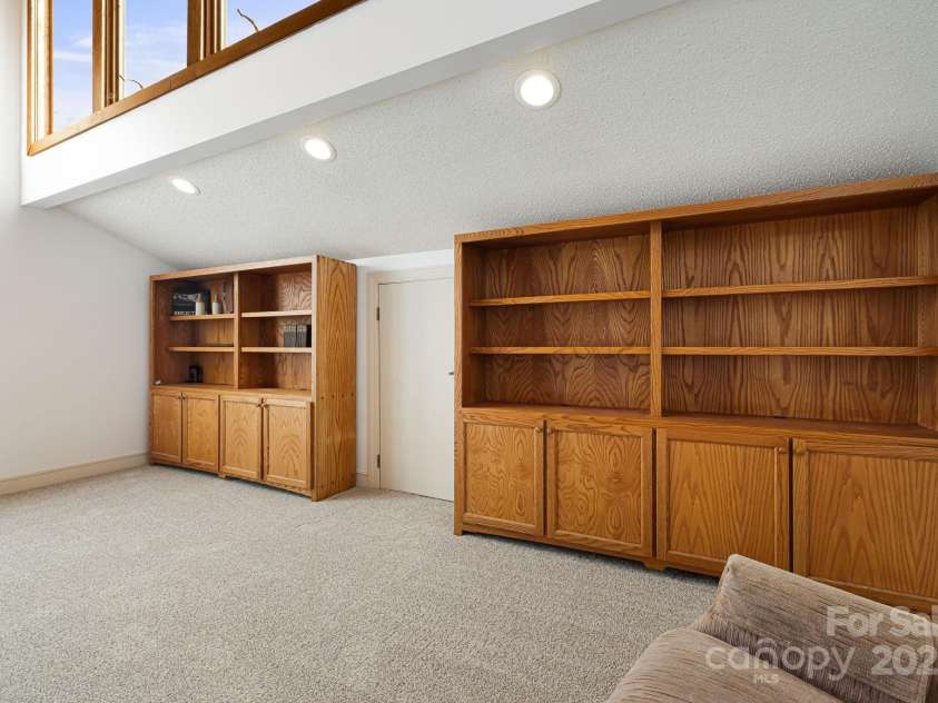 25 Westridge Court, Hendersonville, NC 28791.  MLS# CAR4279623, YatesRealty ID 24700. Loft