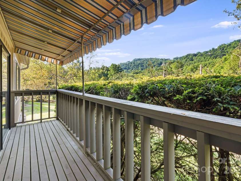 25 Westridge Court, Hendersonville, NC 28791.  MLS# CAR4279623, YatesRealty ID 24700. Rear Deck