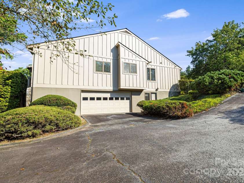 25 Westridge Court, Hendersonville, NC 28791.  MLS# CAR4279623, YatesRealty ID 24700. Side Garage access