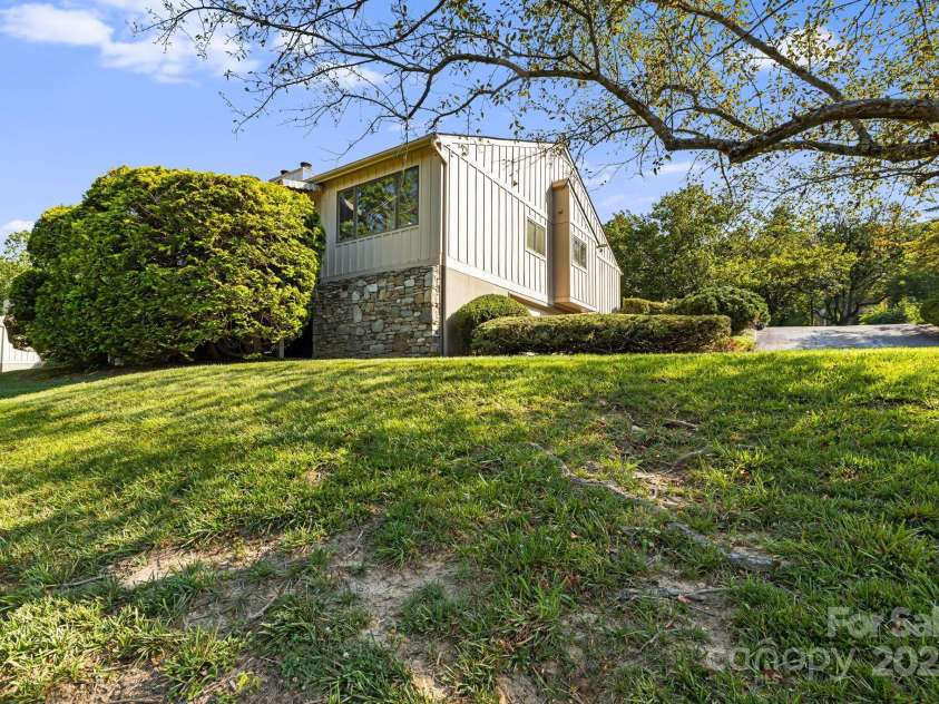 25 Westridge Court, Hendersonville, NC 28791.  MLS# CAR4279623, YatesRealty ID 24700. Yard