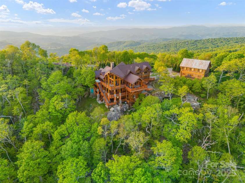 2910 Eagles Nest Trail, Banner Elk, NC 28604.  MLS# CAR4277103, YatesRealty ID 24702. 