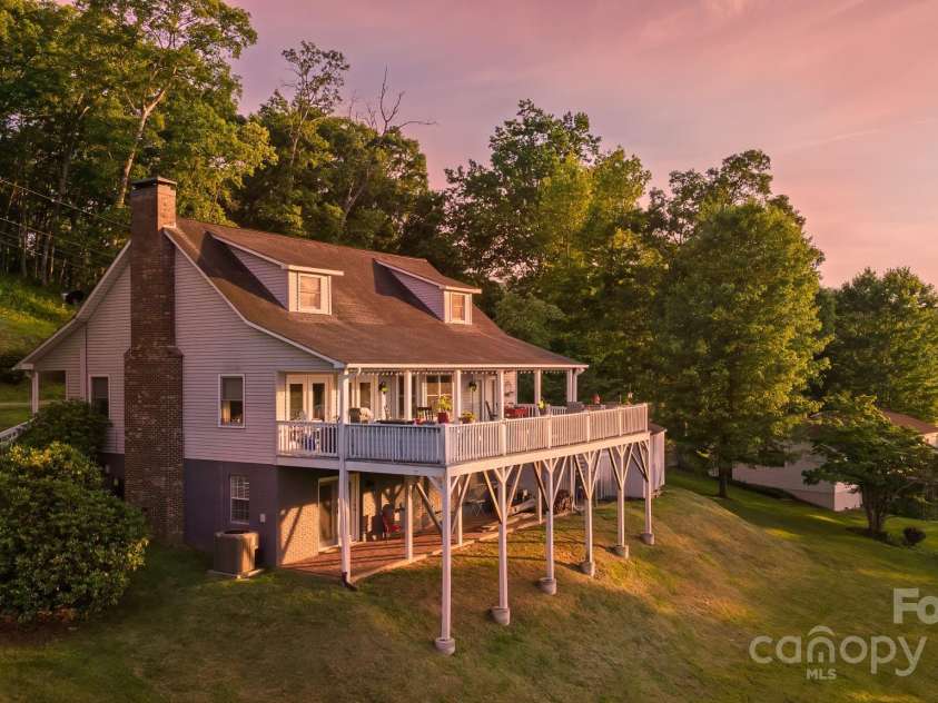 150 Lauren Lane, Franklin, NC 28734.  MLS# CAR4279200, YatesRealty ID 24703. 