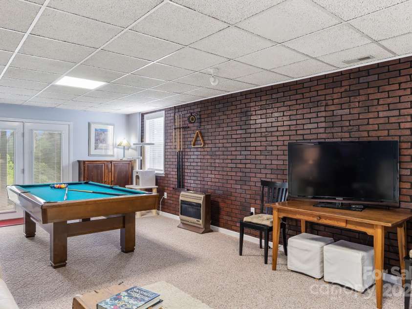 150 Lauren Lane, Franklin, NC 28734.  MLS# CAR4279200, YatesRealty ID 24703. 