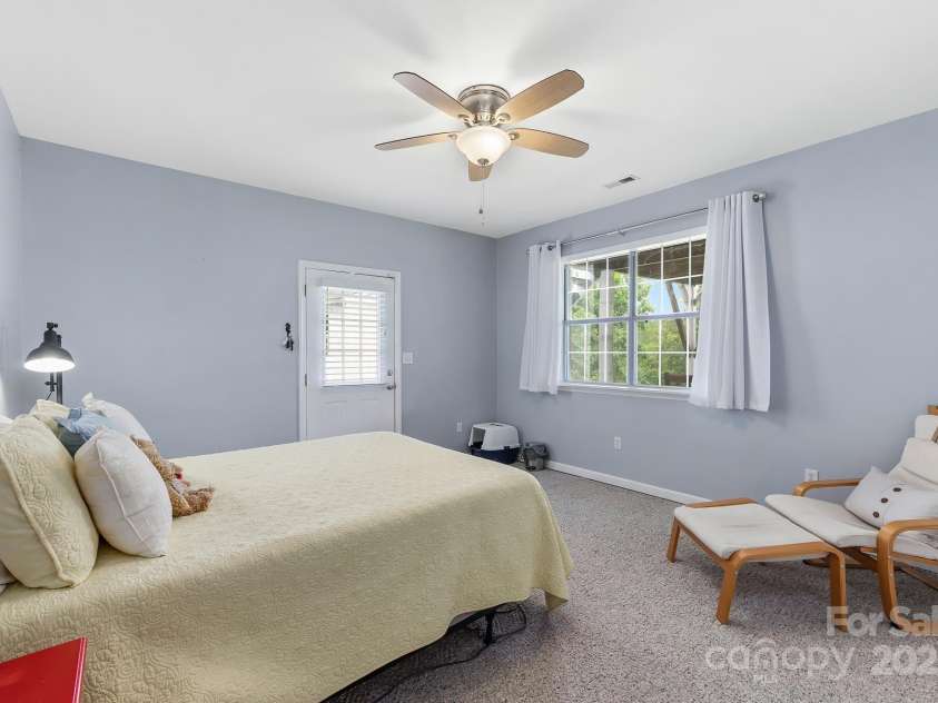 150 Lauren Lane, Franklin, NC 28734.  MLS# CAR4279200, YatesRealty ID 24703. 