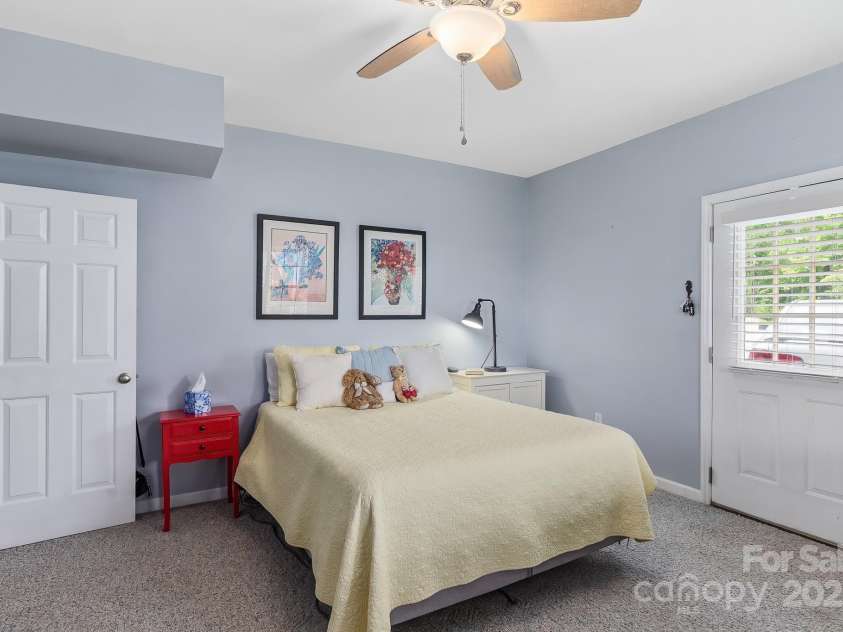 150 Lauren Lane, Franklin, NC 28734.  MLS# CAR4279200, YatesRealty ID 24703. 