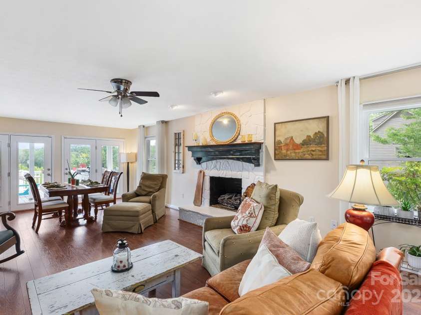 150 Lauren Lane, Franklin, NC 28734.  MLS# CAR4279200, YatesRealty ID 24703. 