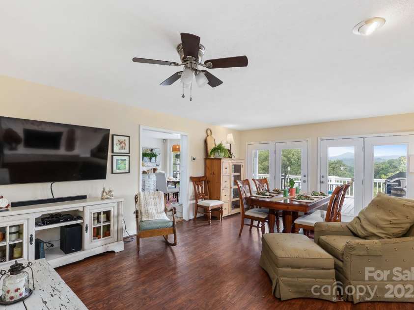 150 Lauren Lane, Franklin, NC 28734.  MLS# CAR4279200, YatesRealty ID 24703. 