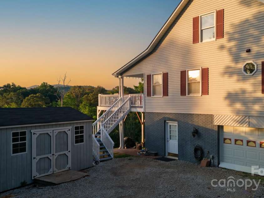 150 Lauren Lane, Franklin, NC 28734.  MLS# CAR4279200, YatesRealty ID 24703. 