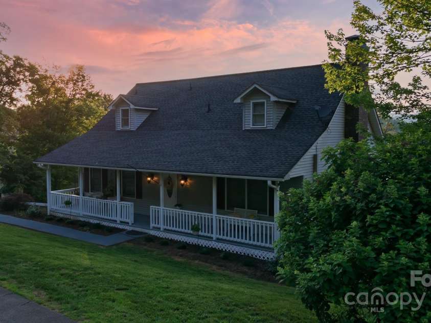 150 Lauren Lane, Franklin, NC 28734.  MLS# CAR4279200, YatesRealty ID 24703. 